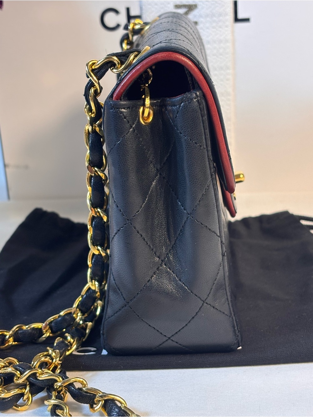 Beautiful Chanel Mini Square Lambskin - Picture 16 of 16